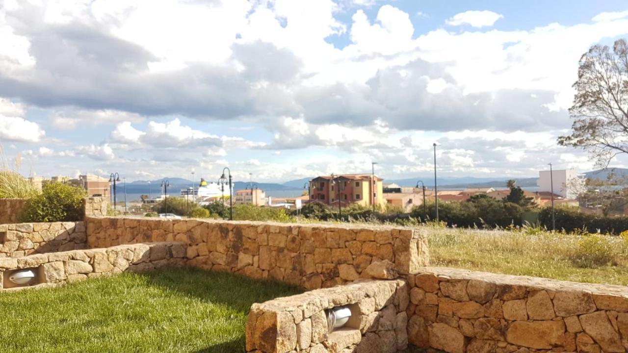 Residence Cala Moresca Golfo Aranci Exteriör bild